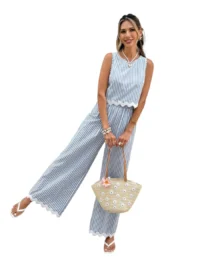 Summer striped two-piece set with wide-leg pants and scalloped hem detail.